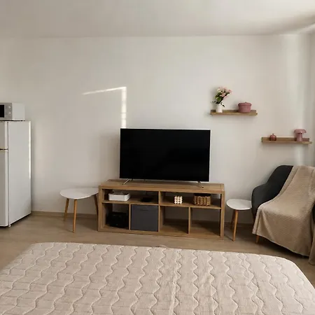 Apartmán Bright & Cozy With Free Parking *
