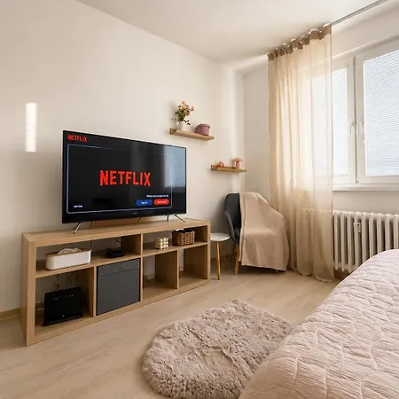 Apartmán Bright & Cozy With Free Parking Bratislava