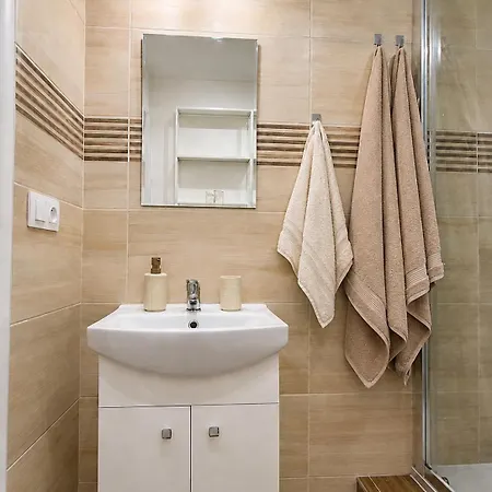 Apartmán Bright & Cozy With Free Parking *